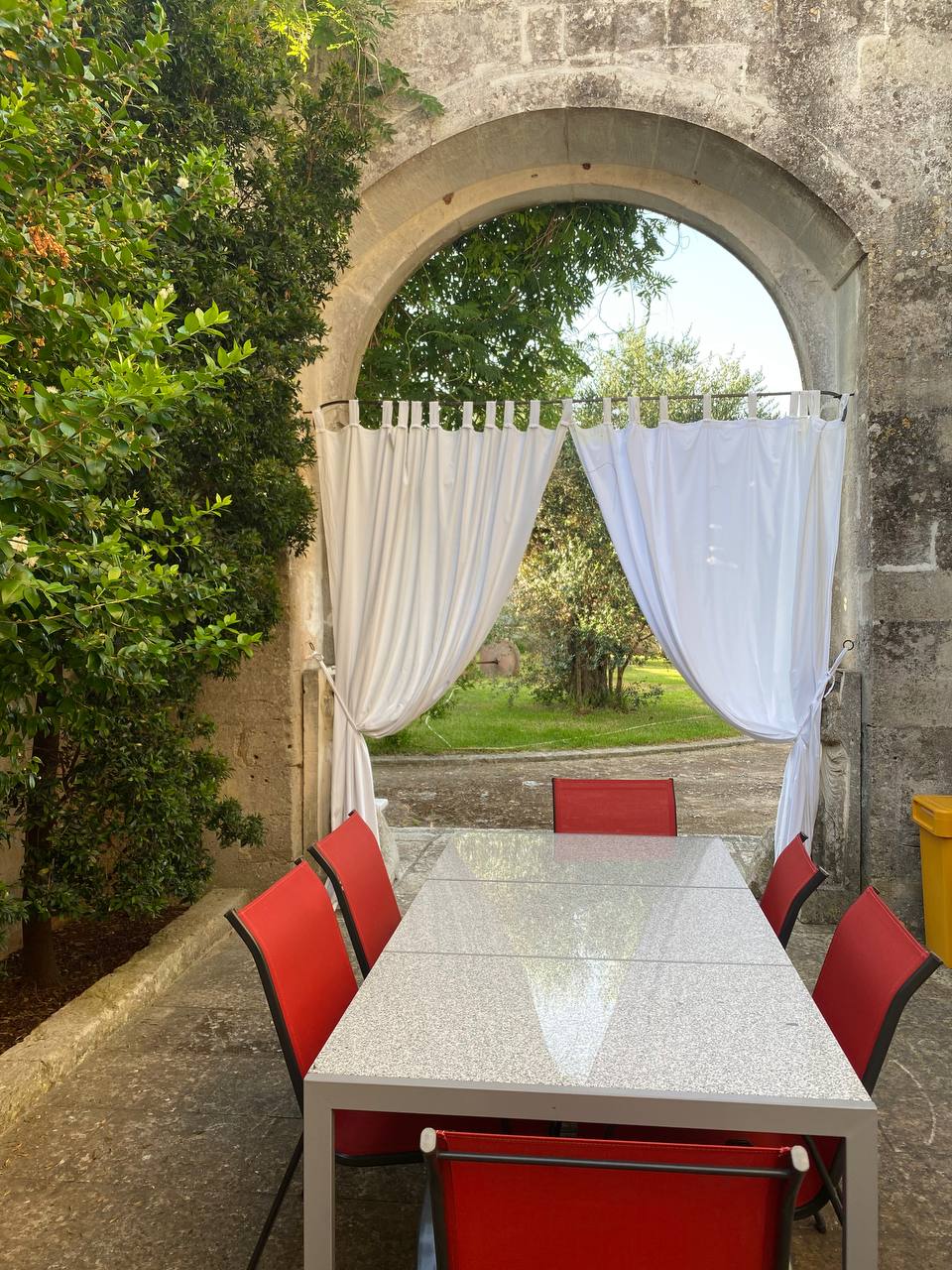 Giardino mediterraneo della Masseria Montanari in Salento